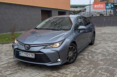 Седан Toyota Corolla 2019 в Ивано-Франковске