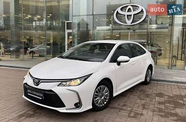 Седан Toyota Corolla 2019 в Киеве