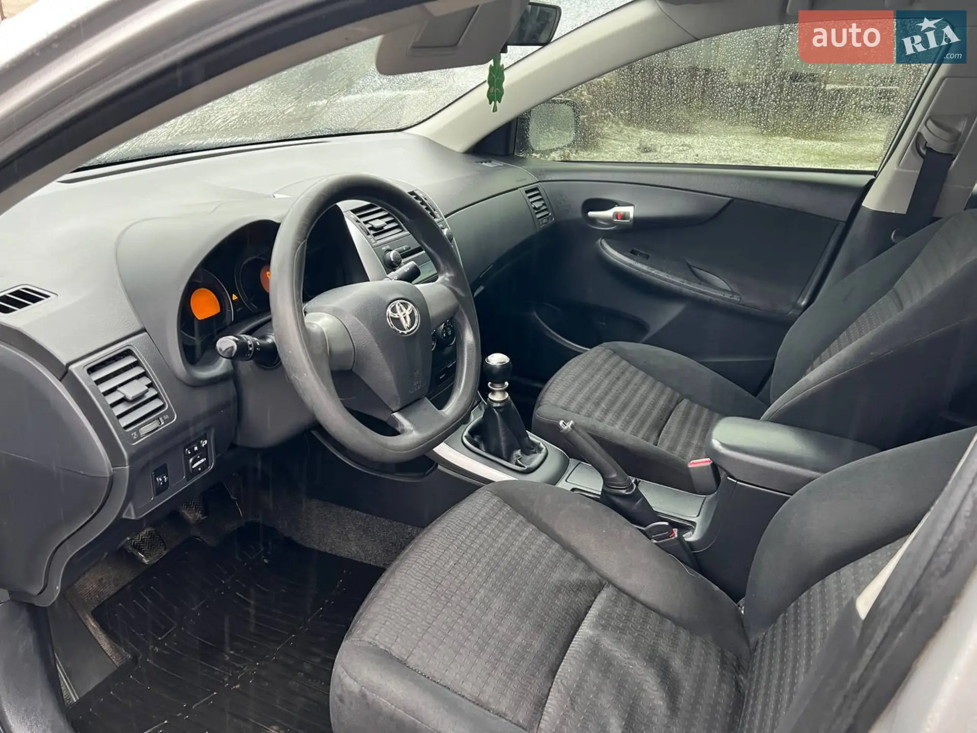 2010 Toyota Corolla - мініатюра 9