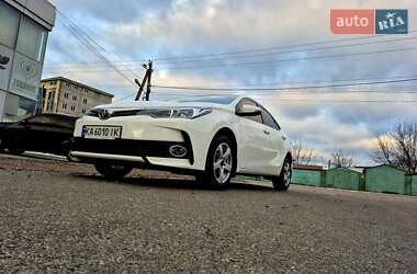 Седан Toyota Corolla 2017 в Києві