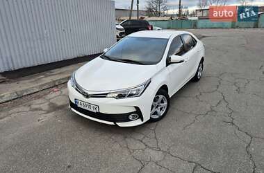 Седан Toyota Corolla 2017 в Києві