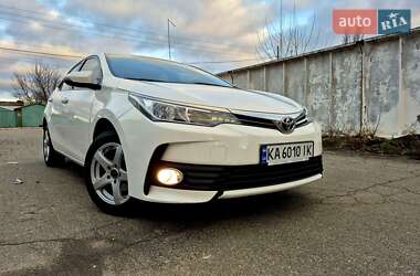 Седан Toyota Corolla 2017 в Києві