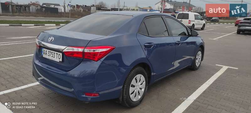 Седан Toyota Corolla 2018 в Киеве