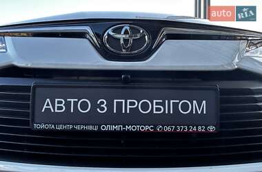 Седан Toyota Corolla 2022 в Чернівцях