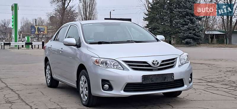 Седан Toyota Corolla 2011 в Желтых Водах