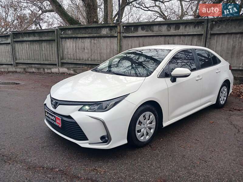 Седан Toyota Corolla 2020 в Киеве