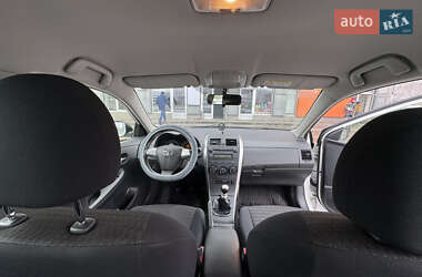 Седан Toyota Corolla 2012 в 