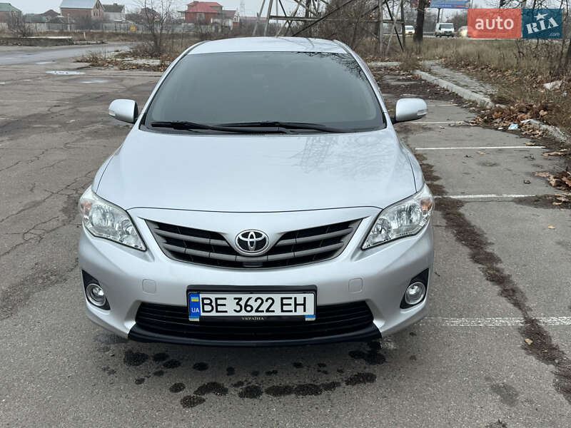 Седан Toyota Corolla 2011 в Николаеве