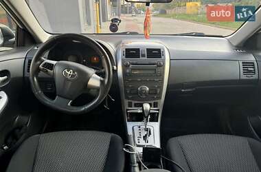 Седан Toyota Corolla 2012 в Ивано-Франковске