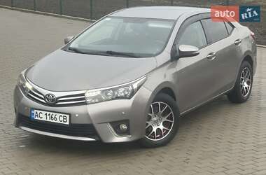 Седан Toyota Corolla 2013 в Луцке