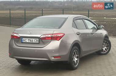 Седан Toyota Corolla 2013 в Луцке