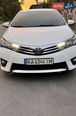 Седан Toyota Corolla 2014 в Дніпрі