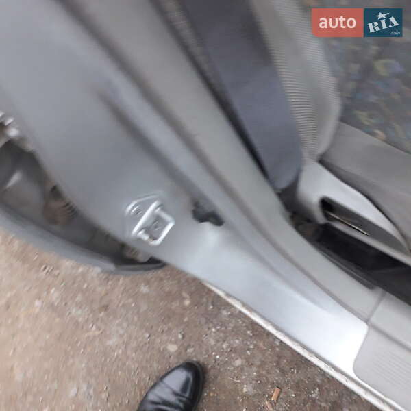 Седан Toyota Corolla 1998 в Дніпрі