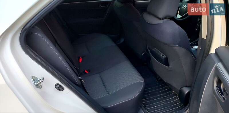 Седан Toyota Corolla 2015 в Дніпрі фото 2 Седан Toyota Corolla 2015 в Дніпрі