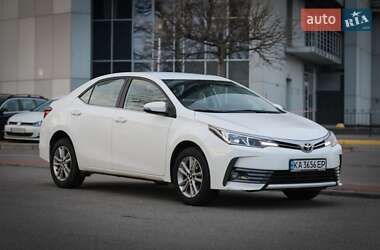 Седан Toyota Corolla 2017 в Києві