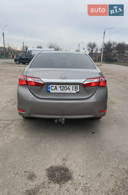 Седан Toyota Corolla 2014 в Черкасах