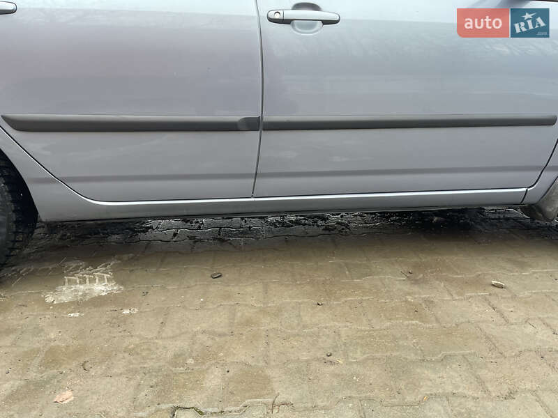 Универсал Toyota Corolla 2003 в Вашковцах