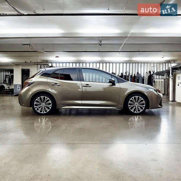 Хетчбек Toyota Corolla 2020 в Кам'янському
