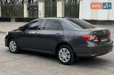 Седан Toyota Corolla 2011 в Днепре