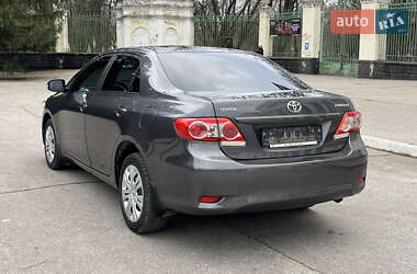 Седан Toyota Corolla 2011 в Днепре