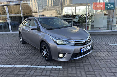 Седан Toyota Corolla 2013 в Луцьку