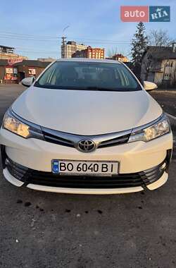 Седан Toyota Corolla 2017 в Тернополе