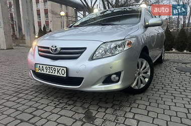 Седан Toyota Corolla 2008 в Львові