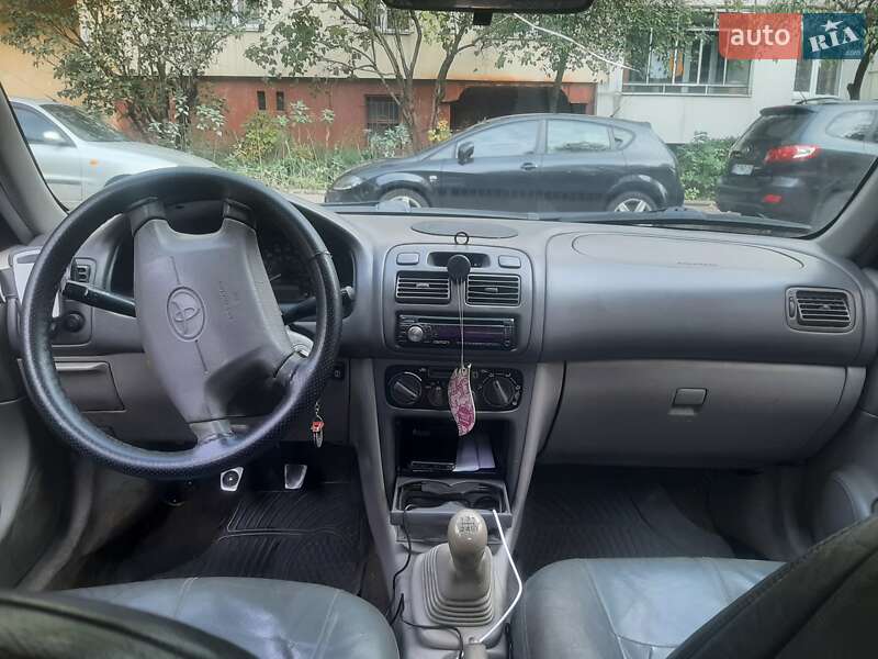 Седан Toyota Corolla 2000 в Львове фото 2 Седан Toyota Corolla 2000 в Львове
