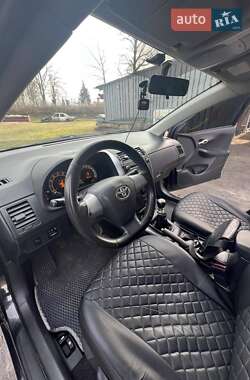 Седан Toyota Corolla 2010 в Володимирці