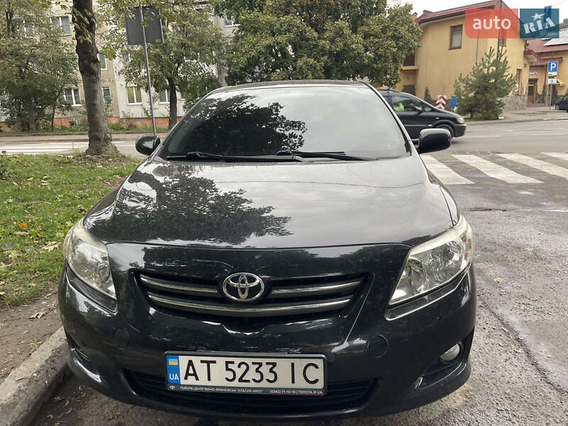 Седан Toyota Corolla 2008 в Ивано-Франковске