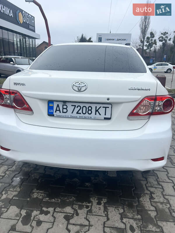 Седан Toyota Corolla 2011 в Виннице