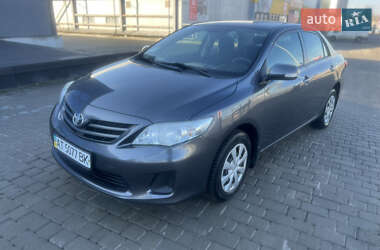 Седан Toyota Corolla 2011 в Ивано-Франковске