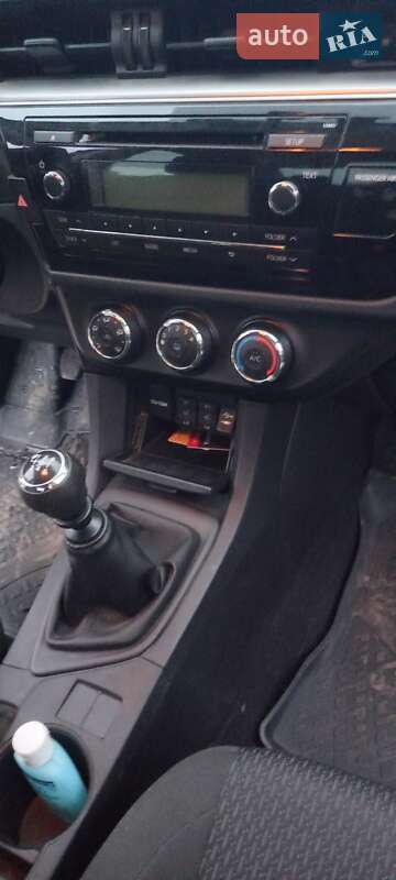 Седан Toyota Corolla 2014 в Полтаве