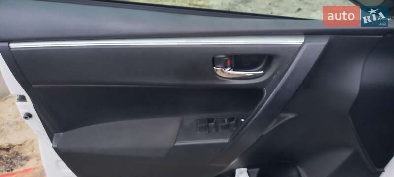 Седан Toyota Corolla 2014 в Полтаве