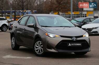 Седан Toyota Corolla 2017 в Киеве