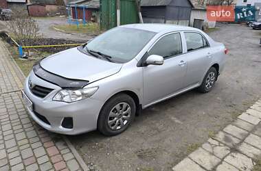 Седан Toyota Corolla 2012 в Луцьку