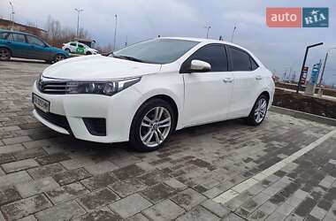 Седан Toyota Corolla 2013 в Рівному