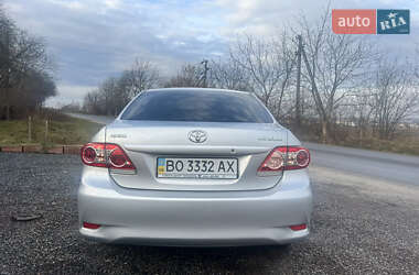 Седан Toyota Corolla 2011 в Кременце