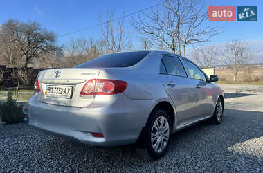 Седан Toyota Corolla 2011 в Кременце