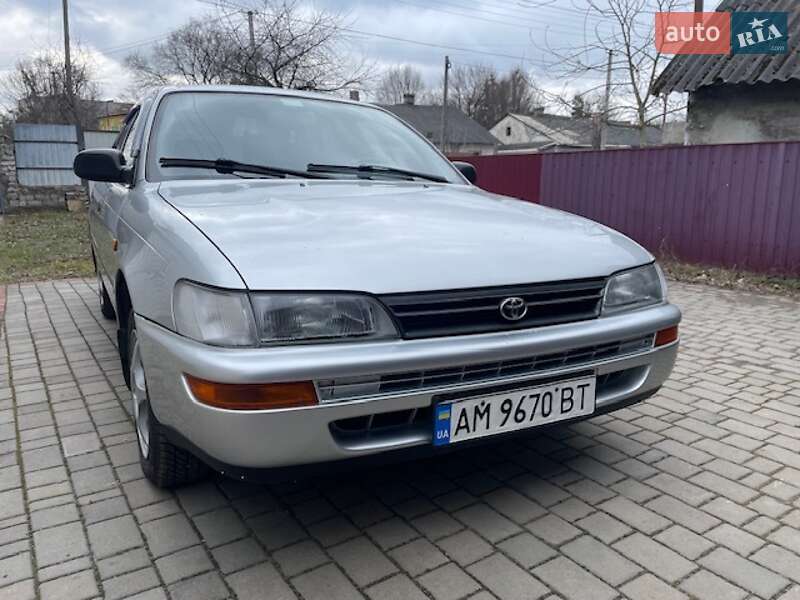 Седан Toyota Corolla 1997 в Олевську