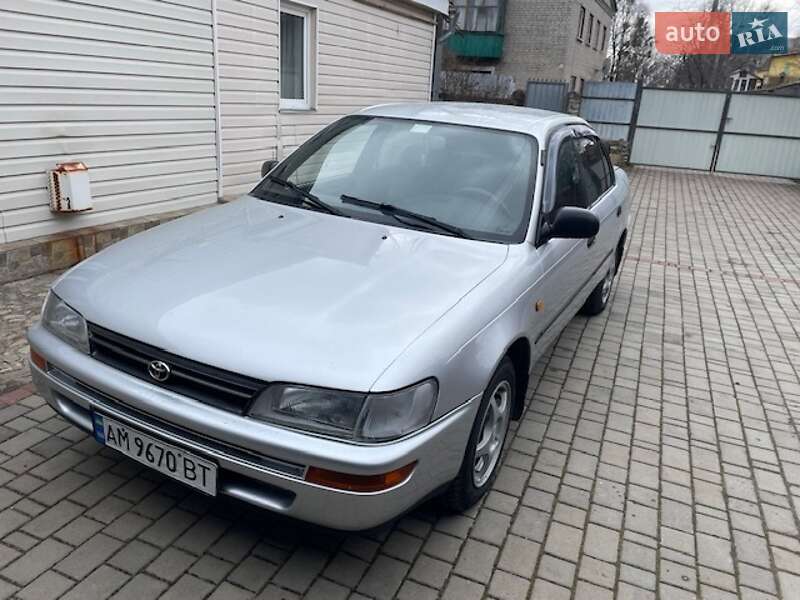 Седан Toyota Corolla 1997 в Олевську
