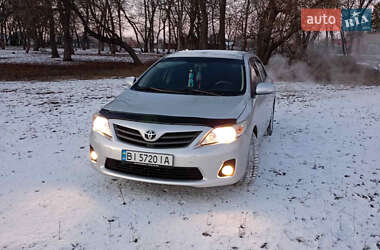 Седан Toyota Corolla 2011 в Полтаві