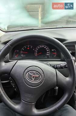 Хэтчбек Toyota Corolla 2002 в 