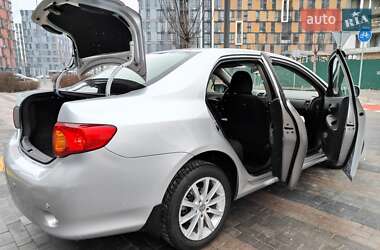 Седан Toyota Corolla 2009 в Киеве