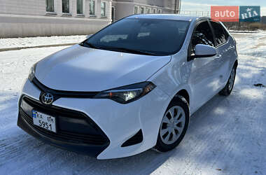 Седан Toyota Corolla 2018 в Киеве