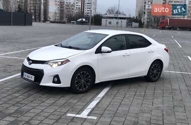 Седан Toyota Corolla 2015 в Черкасах