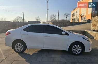 Седан Toyota Corolla 2015 в 
