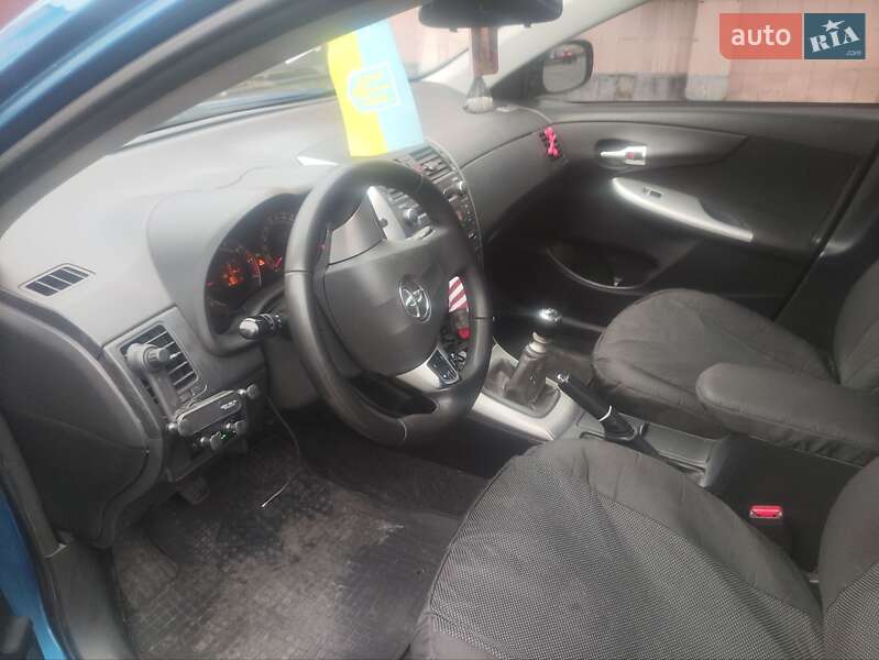 Седан Toyota Corolla 2011 в Киеве