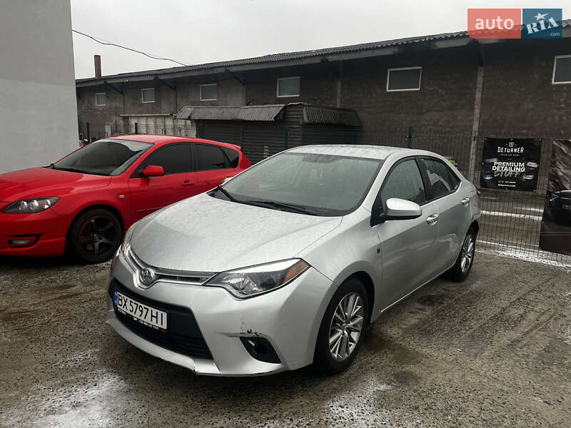 Седан Toyota Corolla 2013 в 