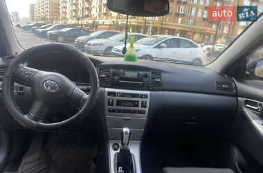 Хэтчбек Toyota Corolla 2005 в Киеве